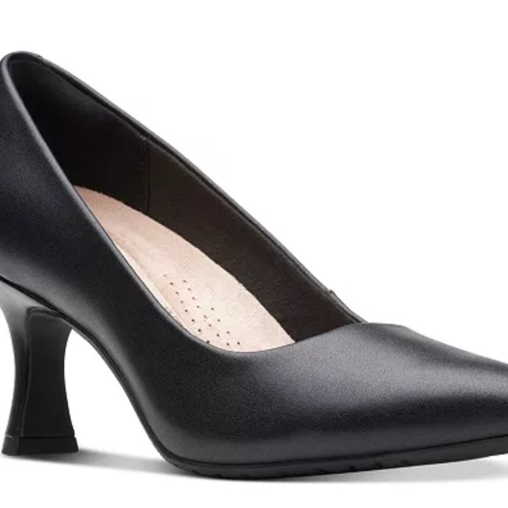 NEW!!!Clarks Classic Black Heels